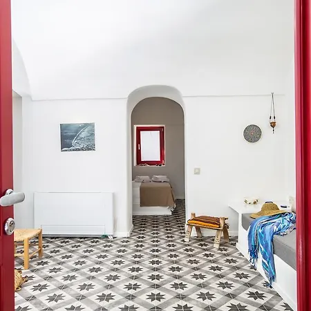 Sunhaus * Perissa (Santorini)