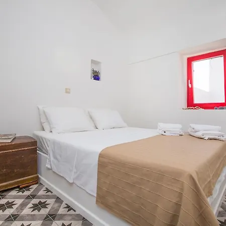 Sunhaus Apartment Perissa (Santorini)