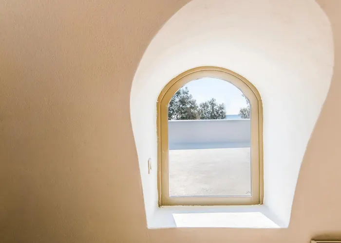 Sunhaus * Perissa (Santorini)