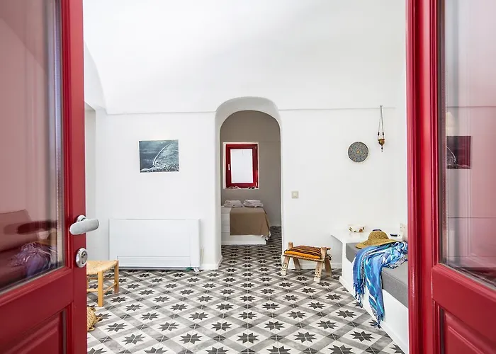 Sunhaus * Perissa (Santorini)