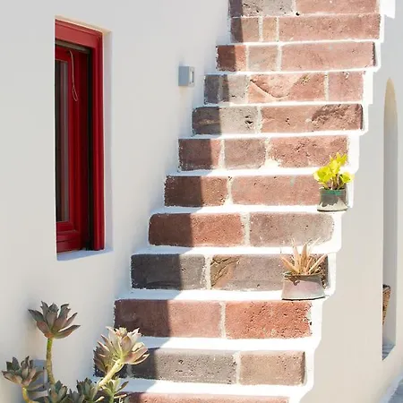 Sunhaus Apartment Perissa (Santorini)