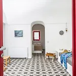 Sunhaus * Perissa (Santorini)